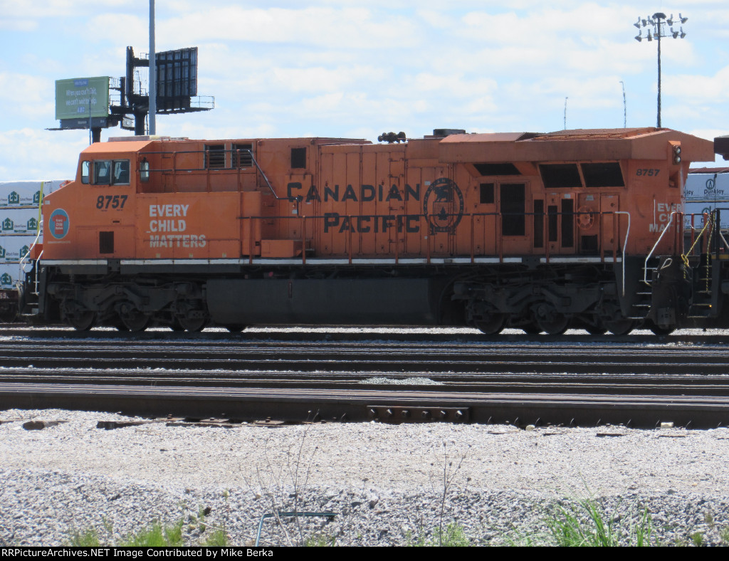 Canadian Pacific 8757